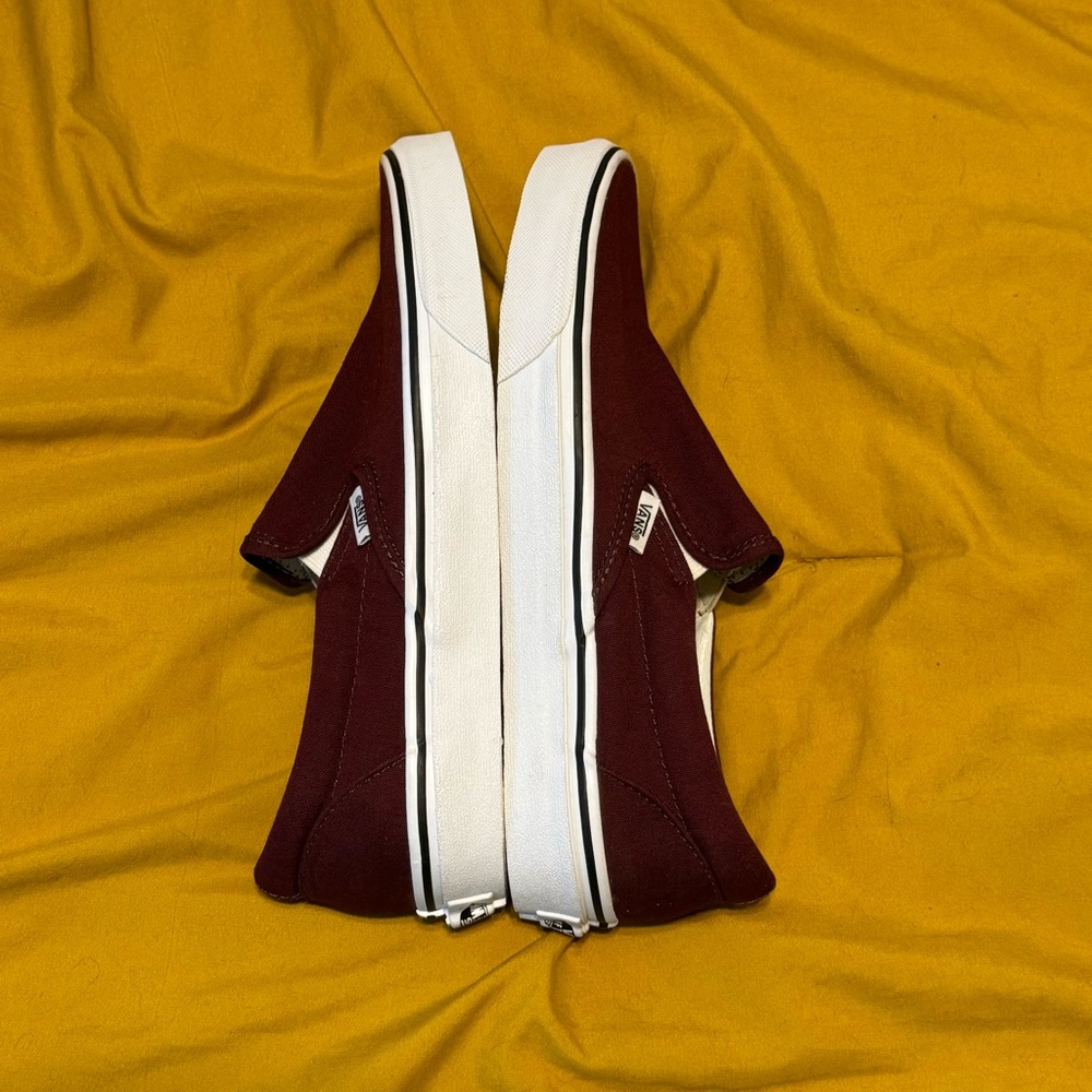 Vans - Picture 2 of 5
